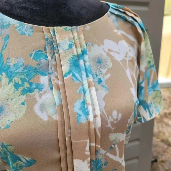 Worthington Womens Short Sleeve Floral Blouse Top Beige Blue Keyhole Petite L PL - Picture 3 of 8